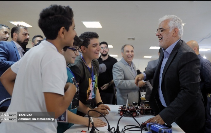 دانشگاه آزاد اسلامی حامی جدی مسابقات بین المللی ربوکاپ است/ برنامه&zwnj;های جدی برای حمایت از مسابقات بین المللی ربوکاپ آزاد ایران داریم/ هوش مصنوعی در مسابقات بین المللی ربوکاپ آزاد ایران باید جدی گرفته شود