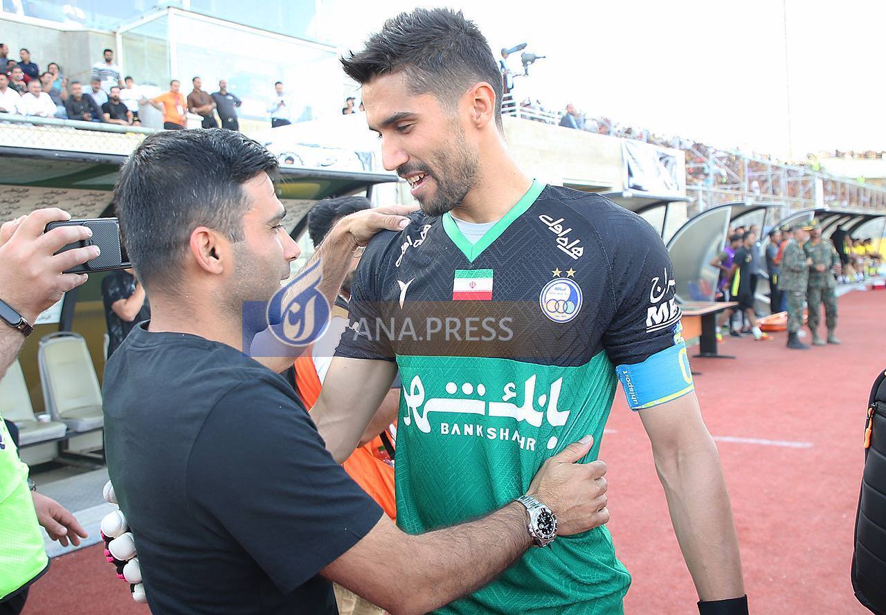 خوش بش سید حسین و باشوی کوچک با سرمربی پارس جنوبی