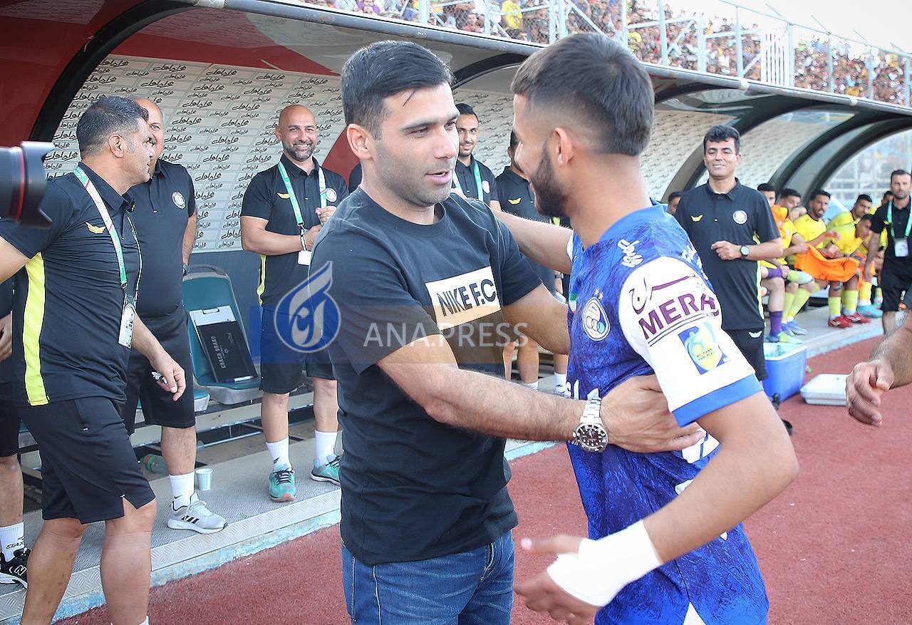 خوش بش سید حسین و باشوی کوچک با سرمربی پارس جنوبی خوش بش سید حسین و باشوی کوچک با سرمربی پارس جنوبی