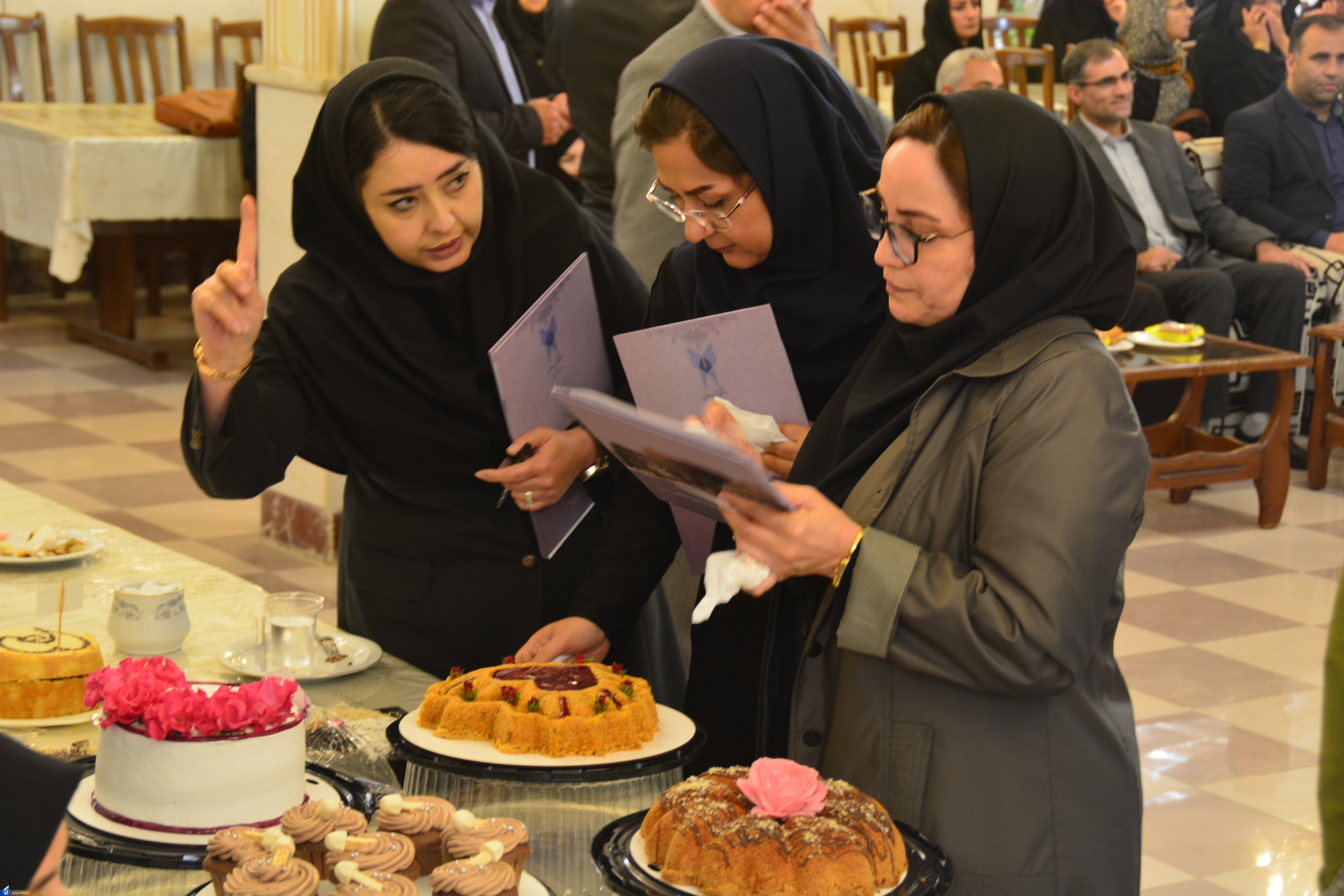 از راه‌اندازی باشگاه فرهنگی و سرای دخترانه تا تجلیل از دختران شهید