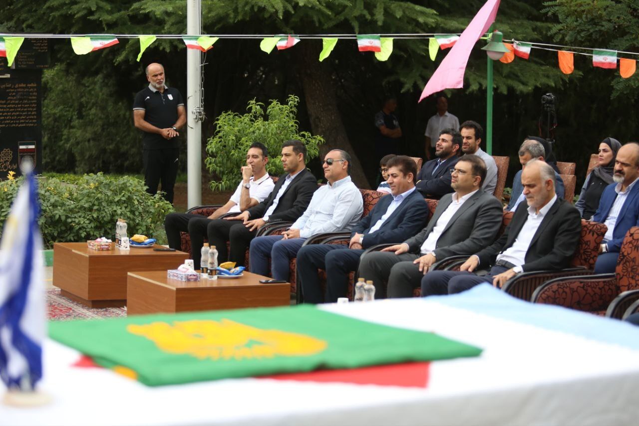 برافراشته شدن پرچم امام رضا (ع) برا فراز کمپ تیم‌های ملی+عکس