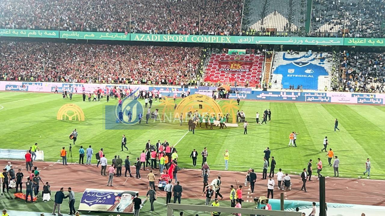 شادی خاص عالیشاه پس از گلزنی به استقلال/ اعتراض بیژن طاهری به داور شادی خاص عالیشاه پس از گلزنی به استقلال/ اعتراض بیژن طاهری به داور