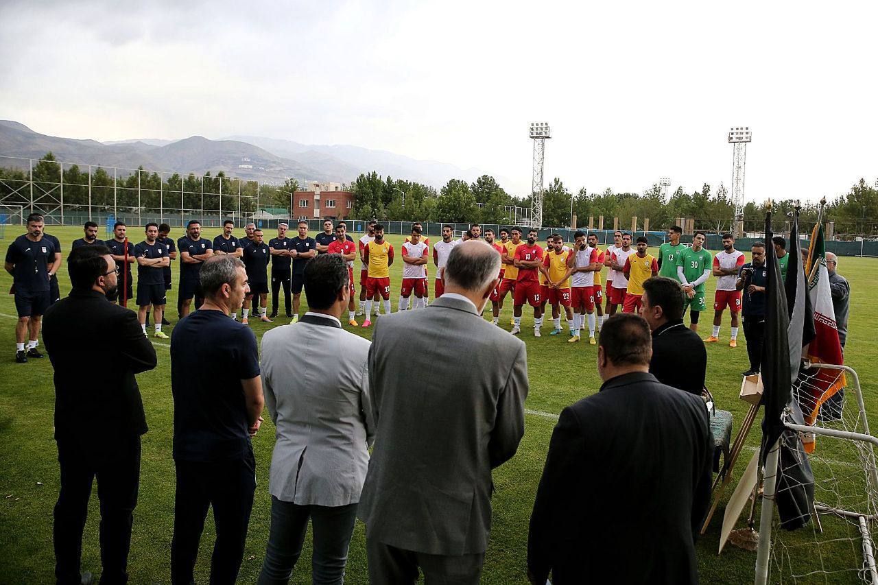 عرض تسلیت ملیپوشان به امیر قلعهنویی+ عکس عرض تسلیت ملیپوشان به امیر قلعهنویی+ عکس