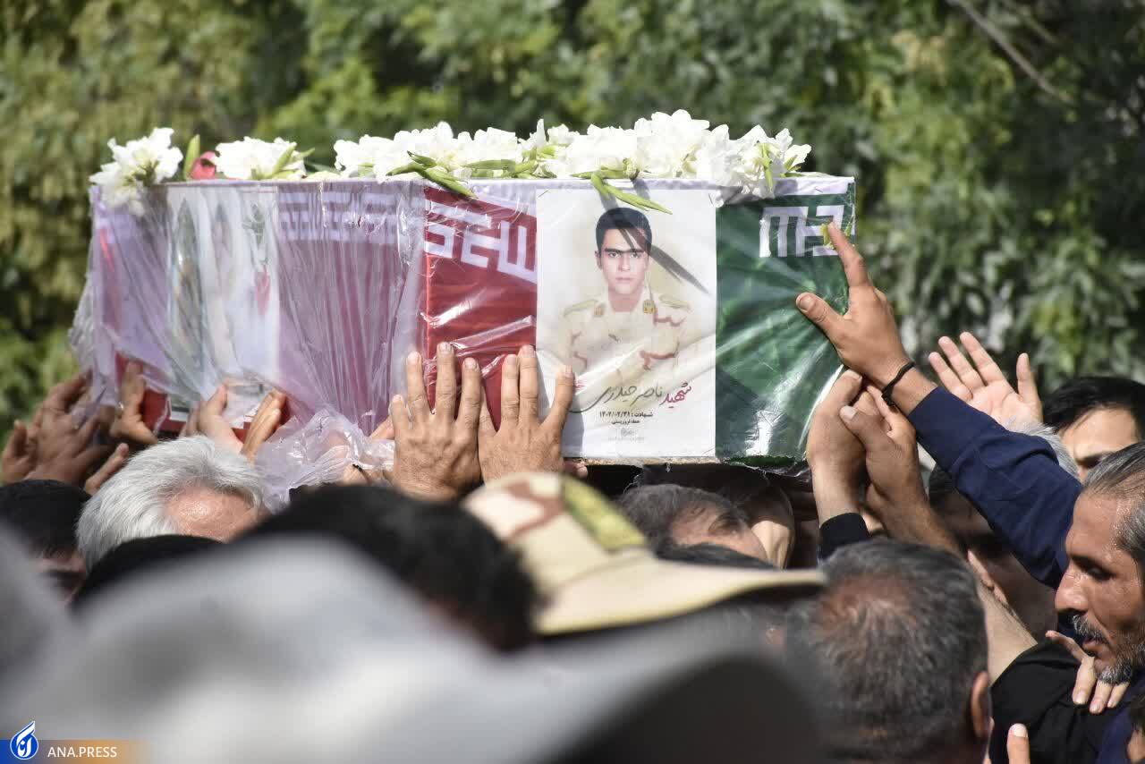 تشییع پیکر شهید حادثه تروریستی سراوان در قوچان تشییع پیکر شهید حادثه تروریستی سراوان در قوچان