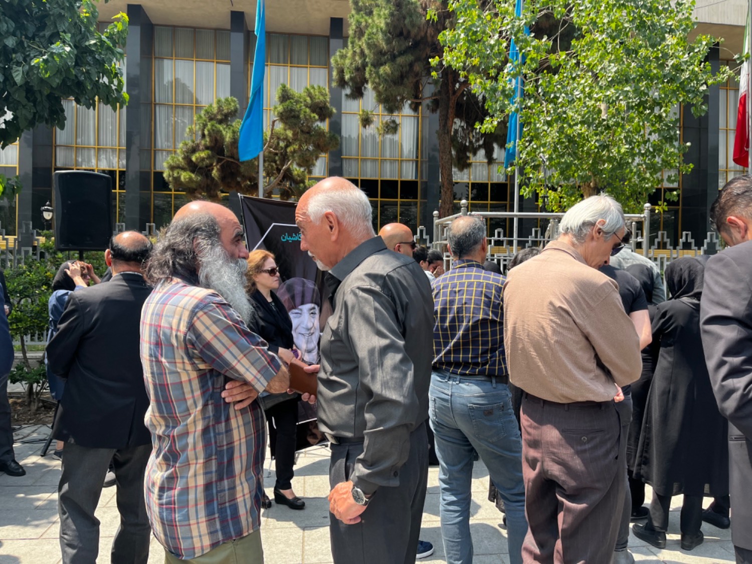 پیکر حسین کاشیان در تالار وحدت تشییع شد