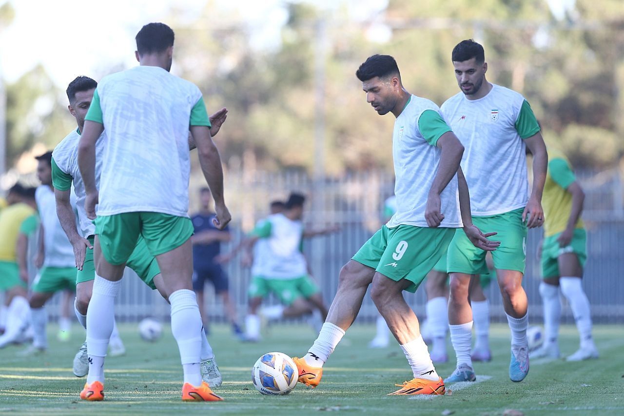 طارمی با تیم تمرین کرد، قلی زاده با کادر پزشکی/ توصیههای قلعه نویی به بیرانوند+تصاویر طارمی با تیم تمرین کرد، قلی زاده با کادر پزشکی/ توصیههای قلعه نویی به بیرانوند+تصاویر