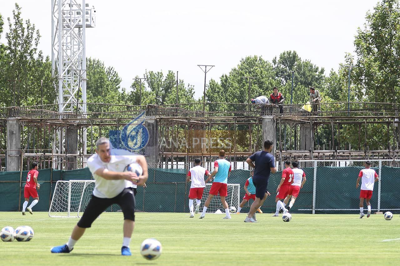 تیپ متفاوت قلعهنویی و کارگرانی که مشغول کار بودند+تصاویر تیپ متفاوت قلعهنویی و کارگرانی که مشغول کار بودند+تصاویر