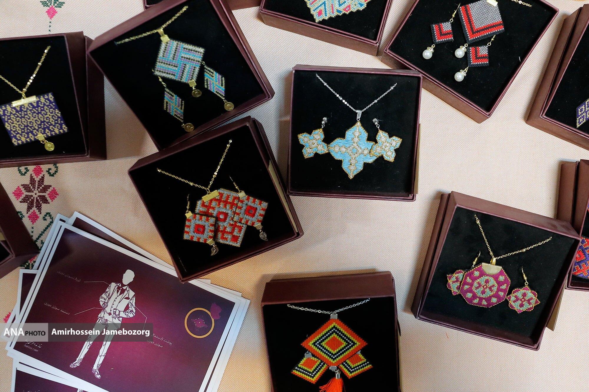 برای تکمیل زنجیره فروش صنایع دستی به حمایت دانشگاه نیاز داریم