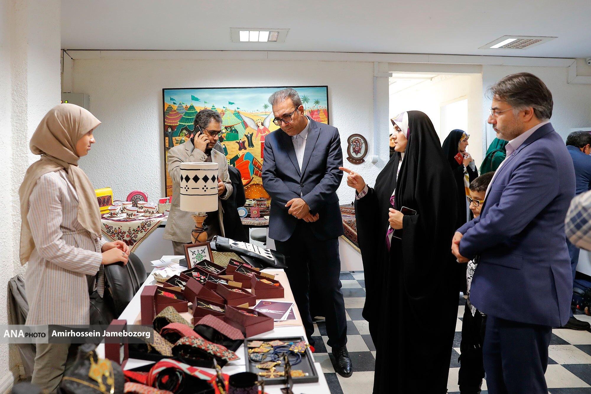 برای تکمیل زنجیره فروش صنایع دستی به حمایت دانشگاه نیاز داریم برای تکمیل زنجیره فروش صنایع دستی به حمایت دانشگاه نیاز داریم