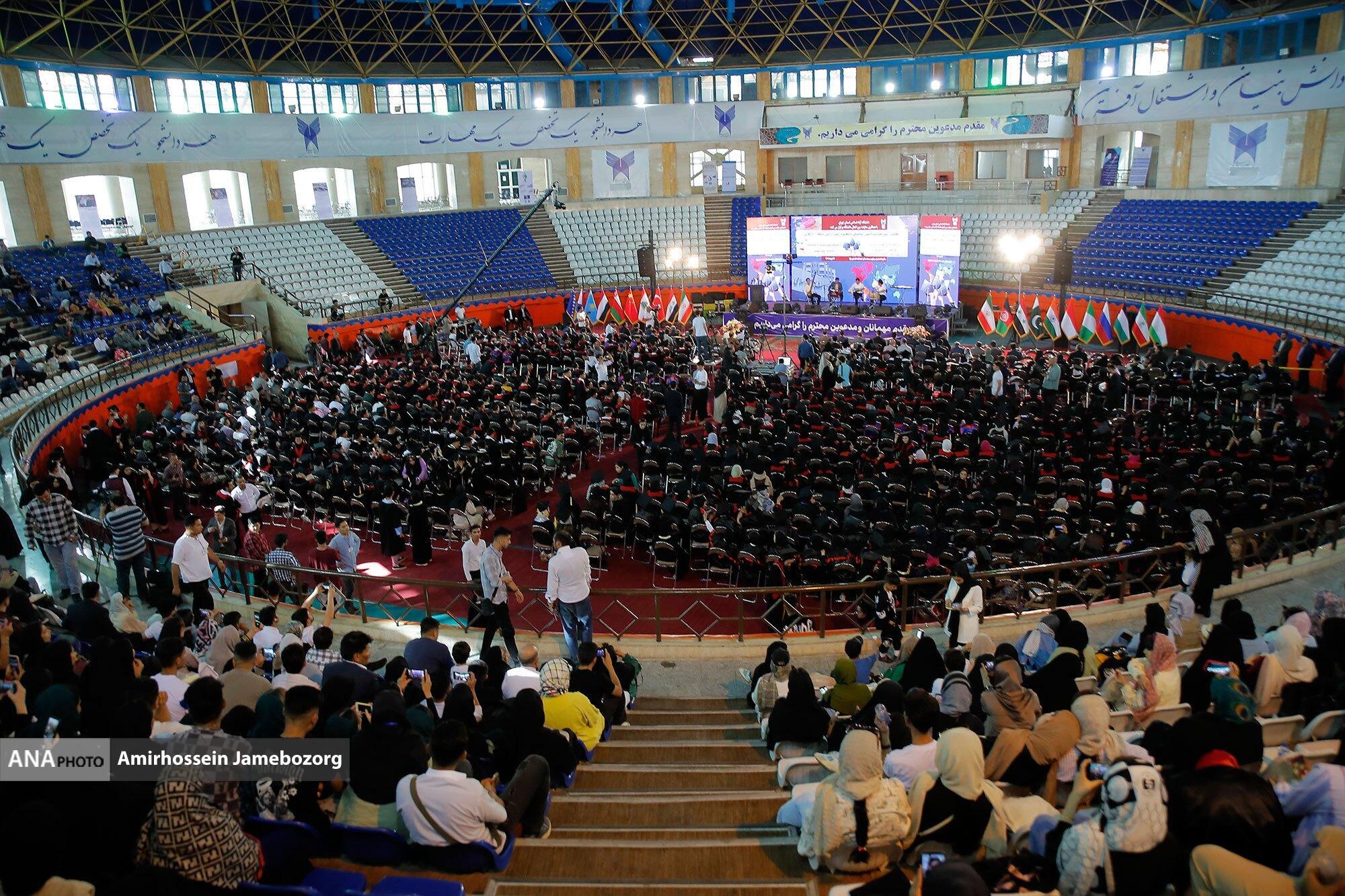 جشن فارغ التحصیلی دانشجویان غیرایرانی دانشگاه آزاد اسلامی برگزار شد