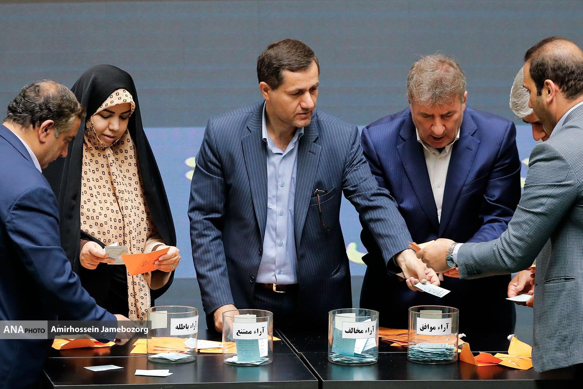 حسینی: وزیر پیشنهادی جهاد کشاورزی از مجلس رأی اعتماد میگیرد حسینی: وزیر پیشنهادی جهاد کشاورزی از مجلس رأی اعتماد میگیرد