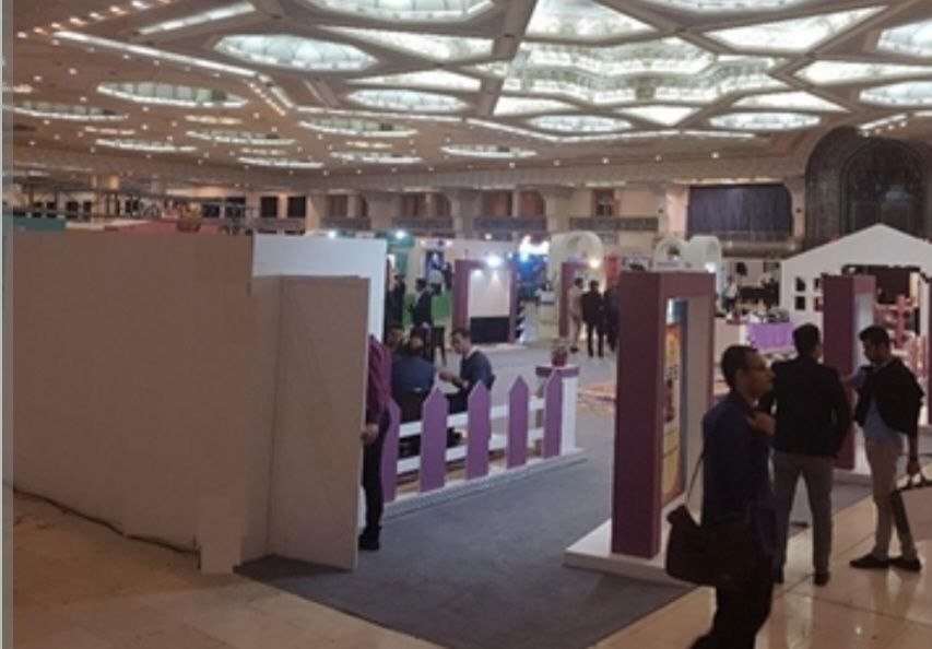 گزارش میدانی آنا از نخستین دوره نمایشگاه گزارش میدانی آنا از نخستین دوره نمایشگاه