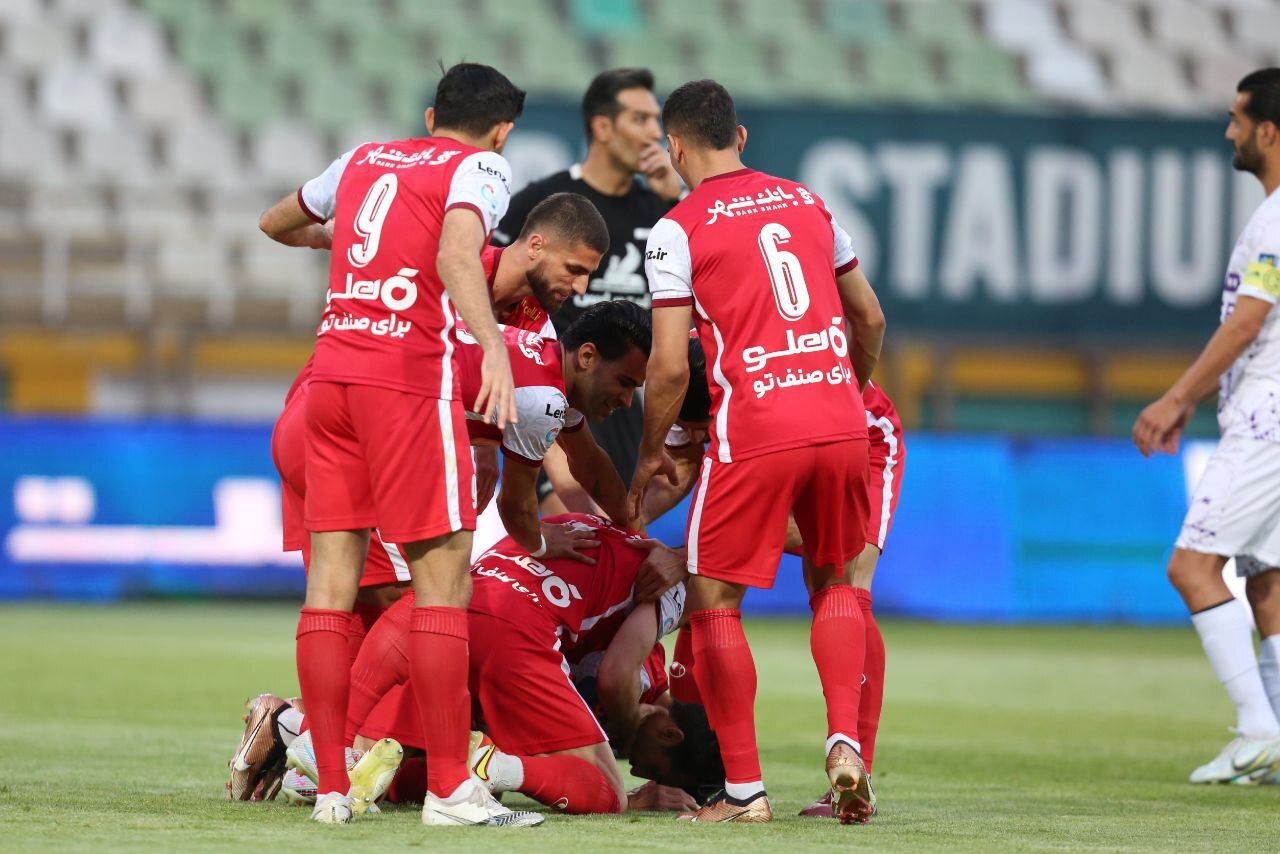 ارائه لیست خرید گل محمدی در گروی وضعیت تمدیدیهای پرسپولیس ارائه لیست خرید گل محمدی در گروی وضعیت تمدیدیهای پرسپولیس