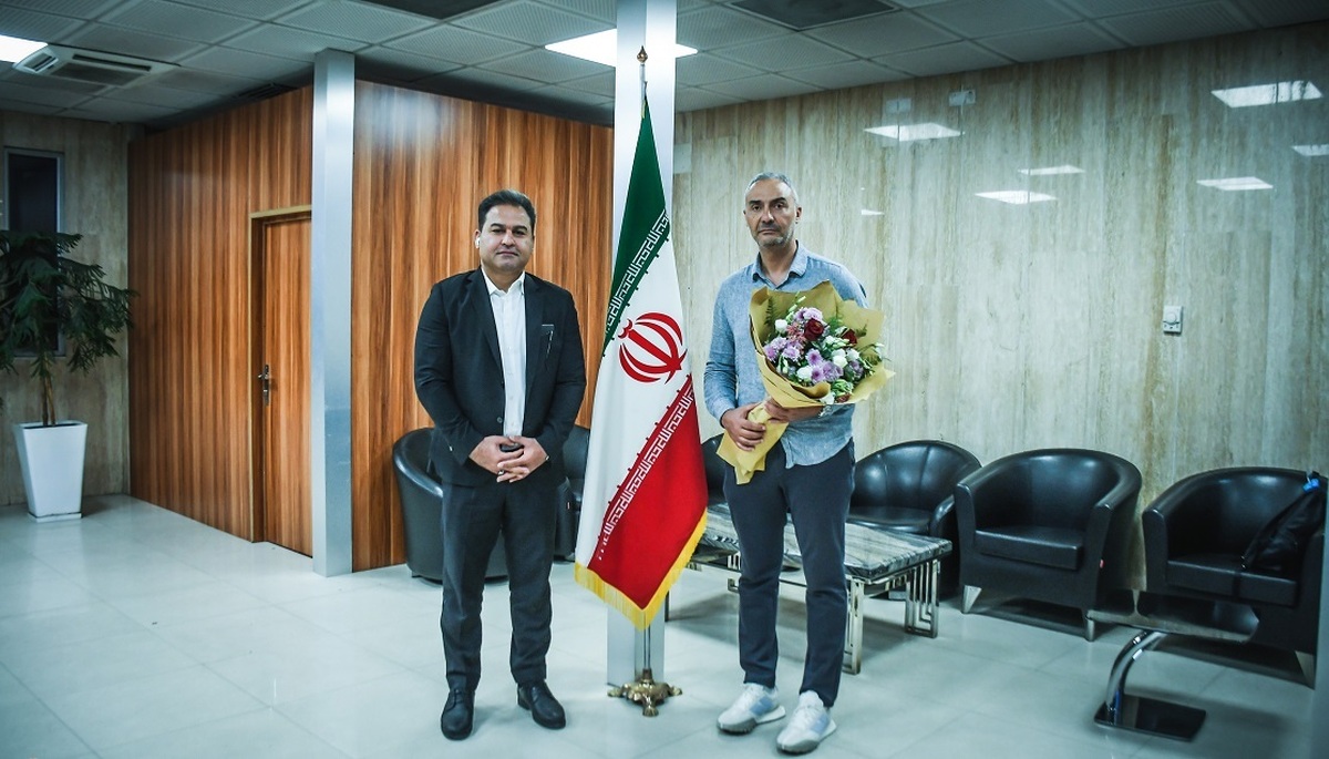 سرمربی ترک تبار تیم ملی بسکتبال وارد تهران شد