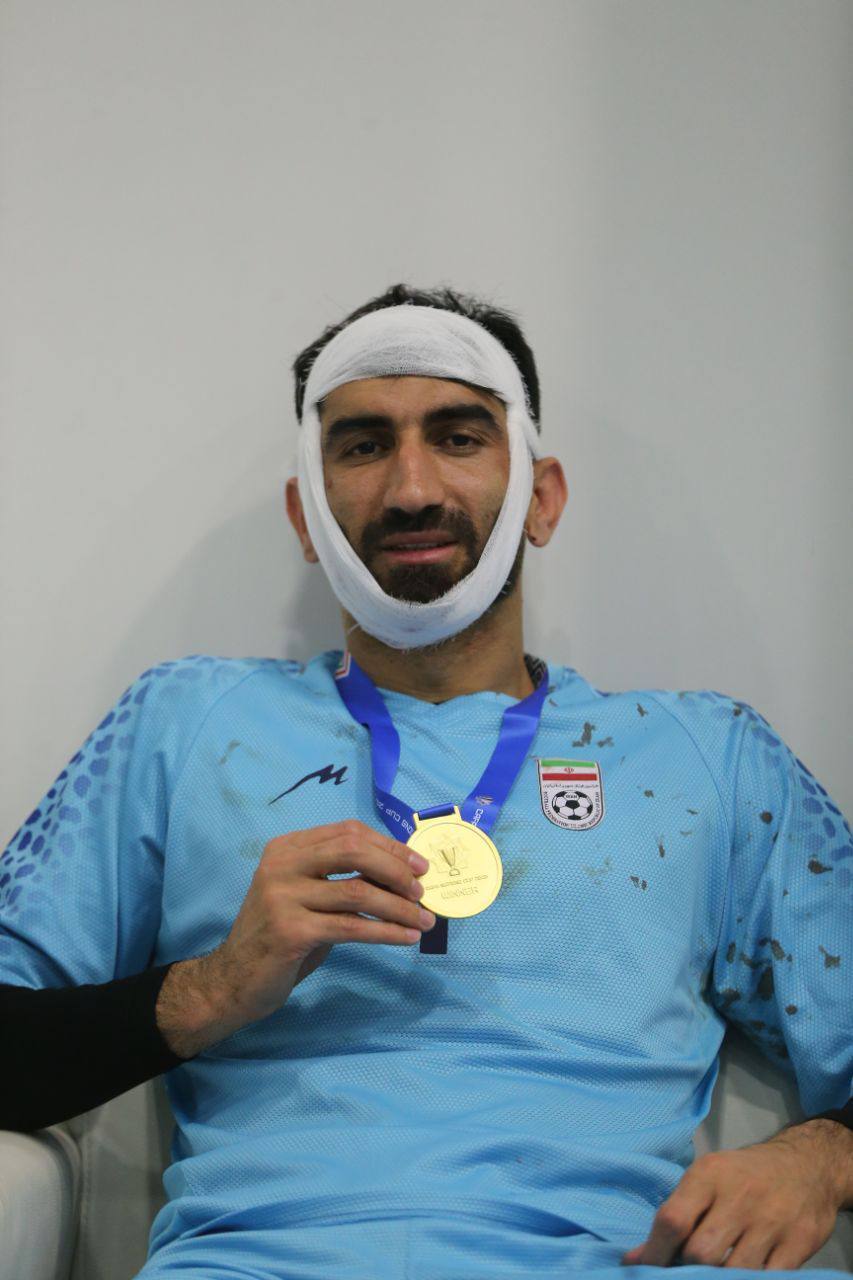 بازگشت علی بیرانوند از بیمارستان+ عکس بازگشت علی بیرانوند از بیمارستان+ عکس