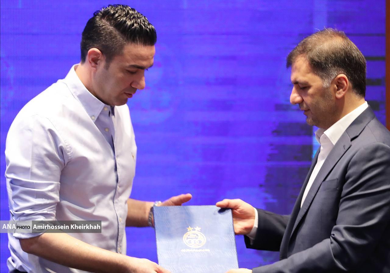 از بوسه بر دستان پدر تا صحبت‌های درگوشی کریمی با سرمربی جدید