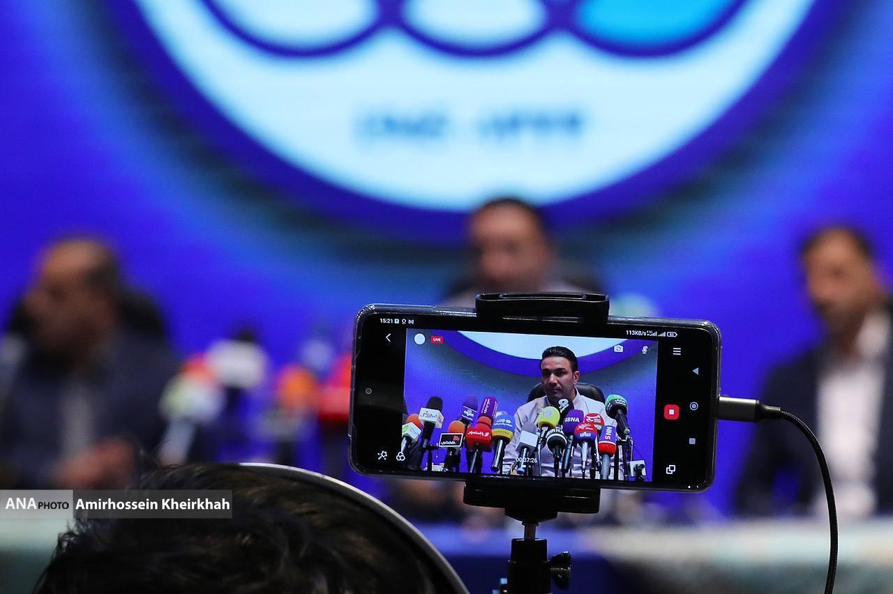 از بوسه بر دستان پدر تا صحبت‌های درگوشی کریمی با سرمربی جدید