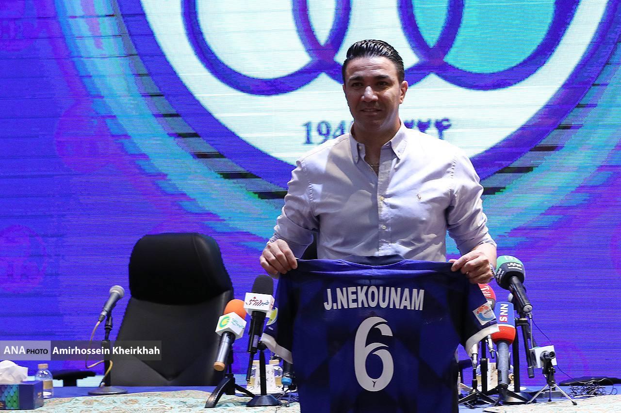 از بوسه بر دستان پدر تا صحبت‌های درگوشی کریمی با سرمربی جدید