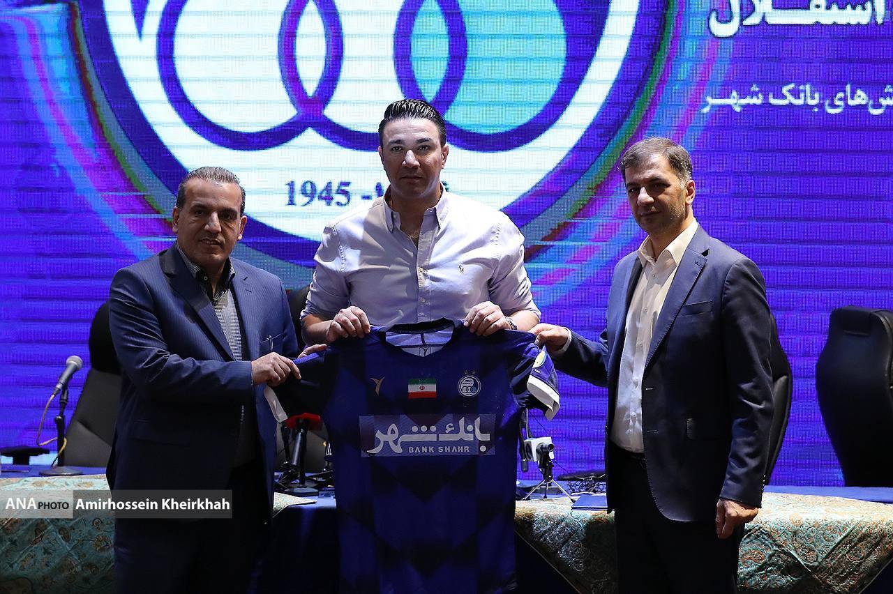 از بوسه بر دستان پدر تا صحبت‌های درگوشی کریمی با سرمربی جدید