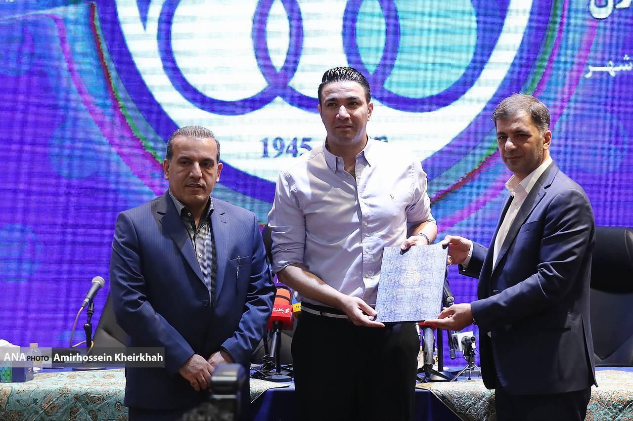 از بوسه بر دستان پدر تا صحبت‌های درگوشی کریمی با سرمربی جدید