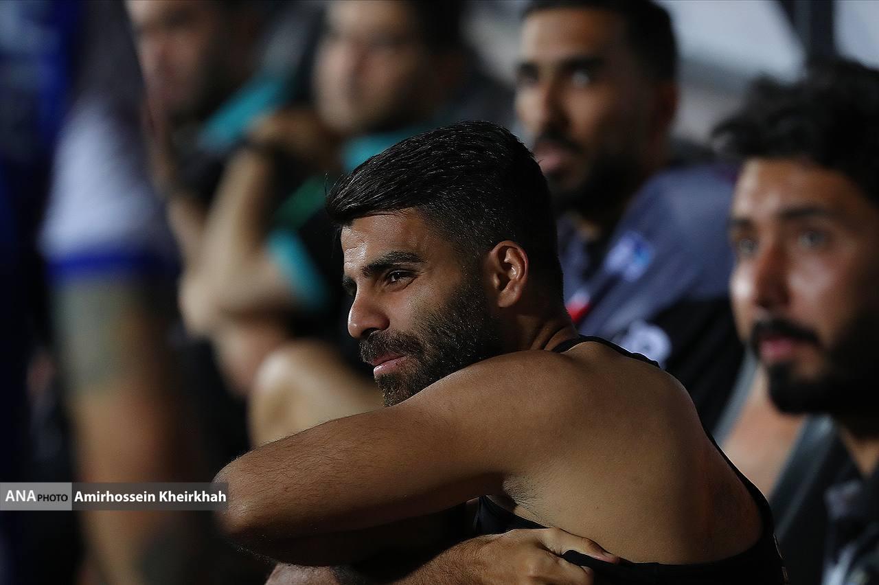 اتفاق عجیب برای مدافع استقلال+ عکس اتفاق عجیب برای مدافع استقلال+ عکس