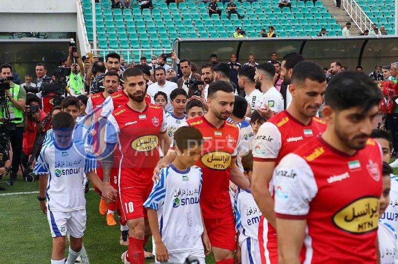 زوایای جدید از تونل افتخار بازیکنان هوادار برای پرسپولیسی‌ها+ تصاویر