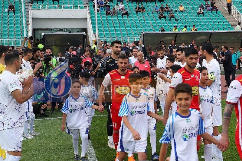 زوایای جدید از تونل افتخار بازیکنان هوادار برای پرسپولیسی‌ها+ تصاویر