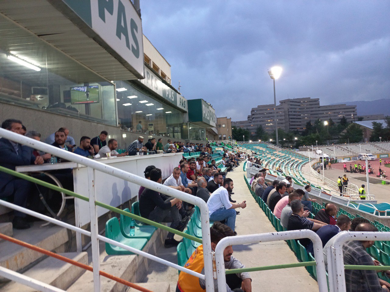 حضور تاج و بازی که بدون تماشاگر هم نیست+عکس حضور تاج و بازی که بدون تماشاگر هم نیست+عکس