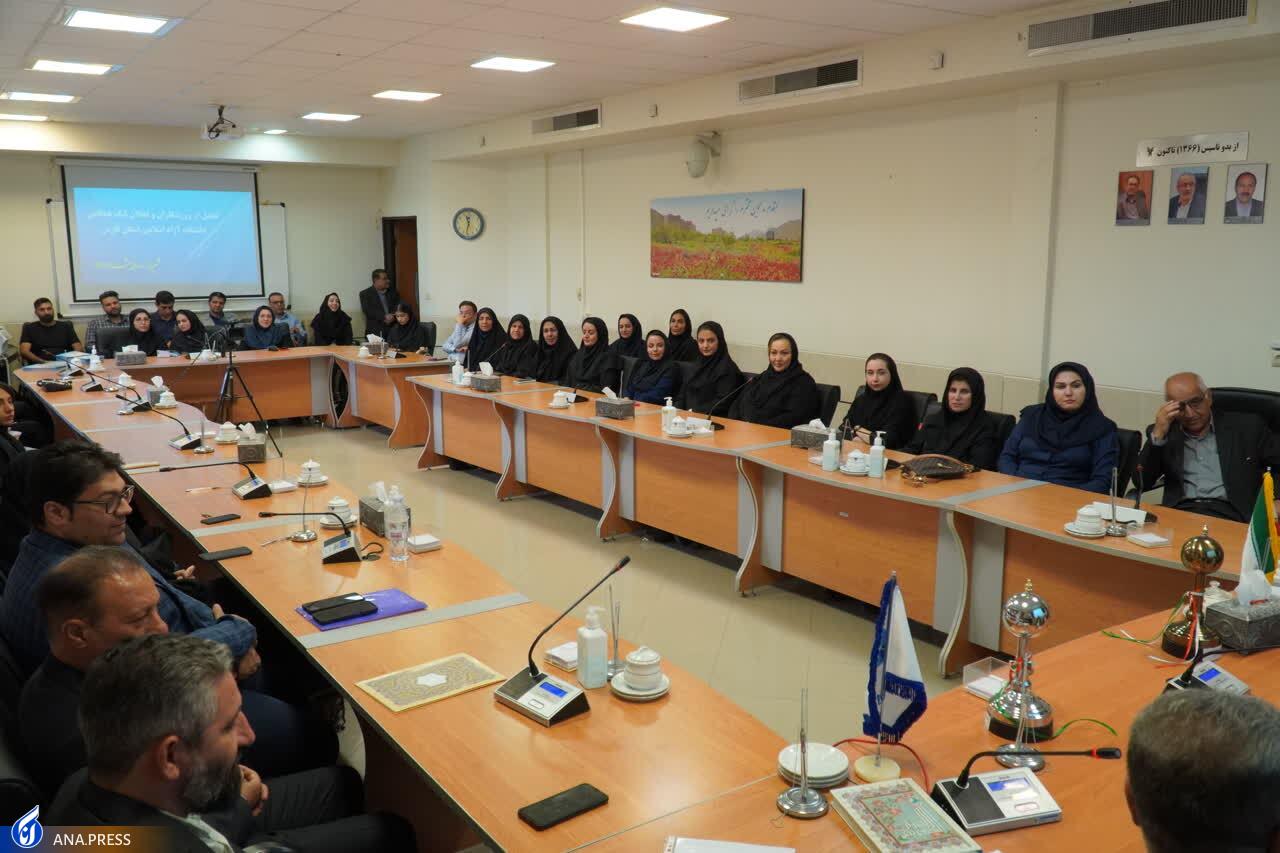 تجلیل از ۷۰ فعال ورزشی دانشگاه آزاد فارس تجلیل از ۷۰ فعال ورزشی دانشگاه آزاد فارس