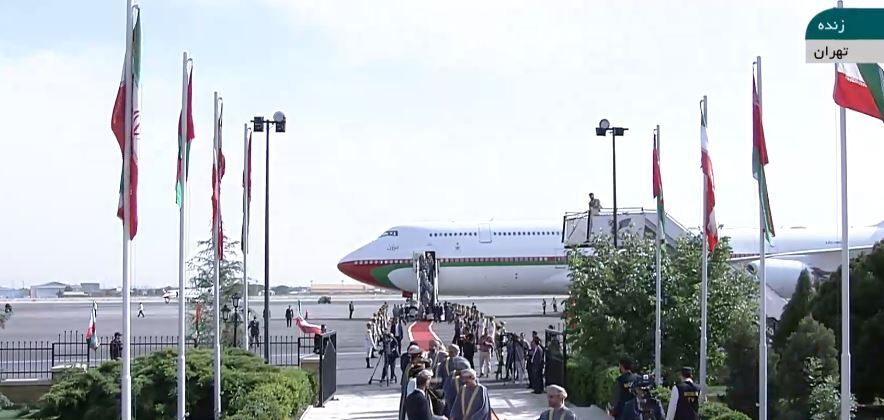 سلطان عمان با استقبال رسمی رئیس جمهور کشورمان وارد کاخ سعدآباد شد سلطان عمان با استقبال رسمی رئیس جمهور کشورمان وارد کاخ سعدآباد شد