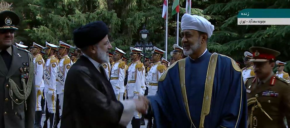 سلطان عمان با استقبال رسمی رئیس جمهور کشورمان وارد کاخ سعدآباد شد سلطان عمان با استقبال رسمی رئیس جمهور کشورمان وارد کاخ سعدآباد شد