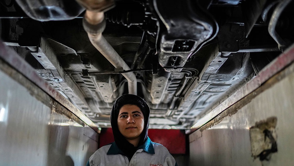 دستهای ظریف روغنی + فیلم دستهای ظریف روغنی + فیلم