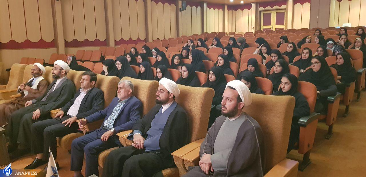 عظمت انقلاب باید در فضای دانشجویی دانشگاهها نهادینه شود عظمت انقلاب باید در فضای دانشجویی دانشگاهها نهادینه شود