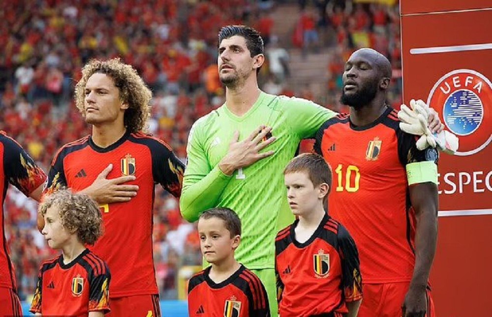 از بحران پیری تا دعوا به دلیل بازوبند کاپیتانی بلژیک؛ آتش اختلاف همچنان روشن در اردوگاه شیاطین سرخ اروپا! از بحران پیری تا دعوا به دلیل بازوبند کاپیتانی بلژیک؛ آتش اختلاف همچنان روشن در اردوگاه شیاطین سرخ اروپا!