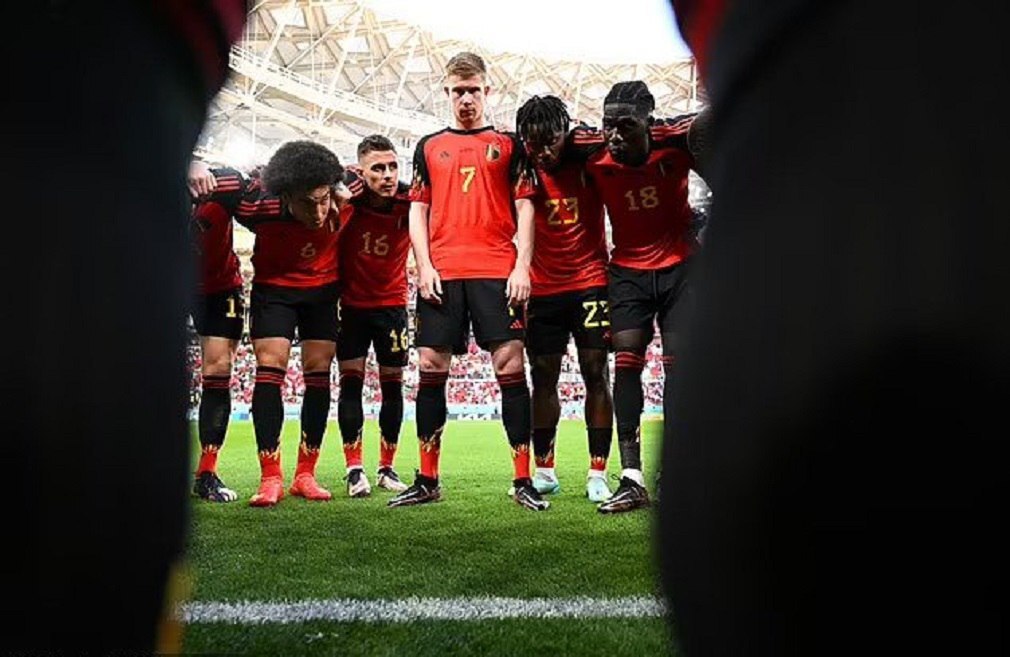 از بحران پیری تا دعوا به دلیل بازوبند کاپیتانی بلژیک؛ آتش اختلاف همچنان روشن در اردوگاه شیاطین سرخ اروپا! از بحران پیری تا دعوا به دلیل بازوبند کاپیتانی بلژیک؛ آتش اختلاف همچنان روشن در اردوگاه شیاطین سرخ اروپا!