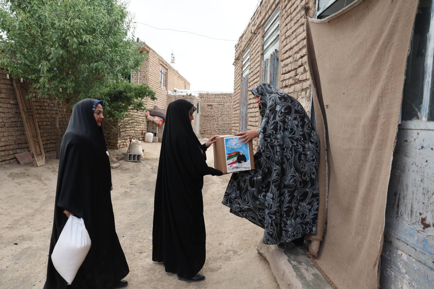 گروه جهادی شهدا آرزوی دو کودک برای خانهدار شدن را برآورده کرد گروه جهادی شهدا آرزوی دو کودک برای خانهدار شدن را برآورده کرد