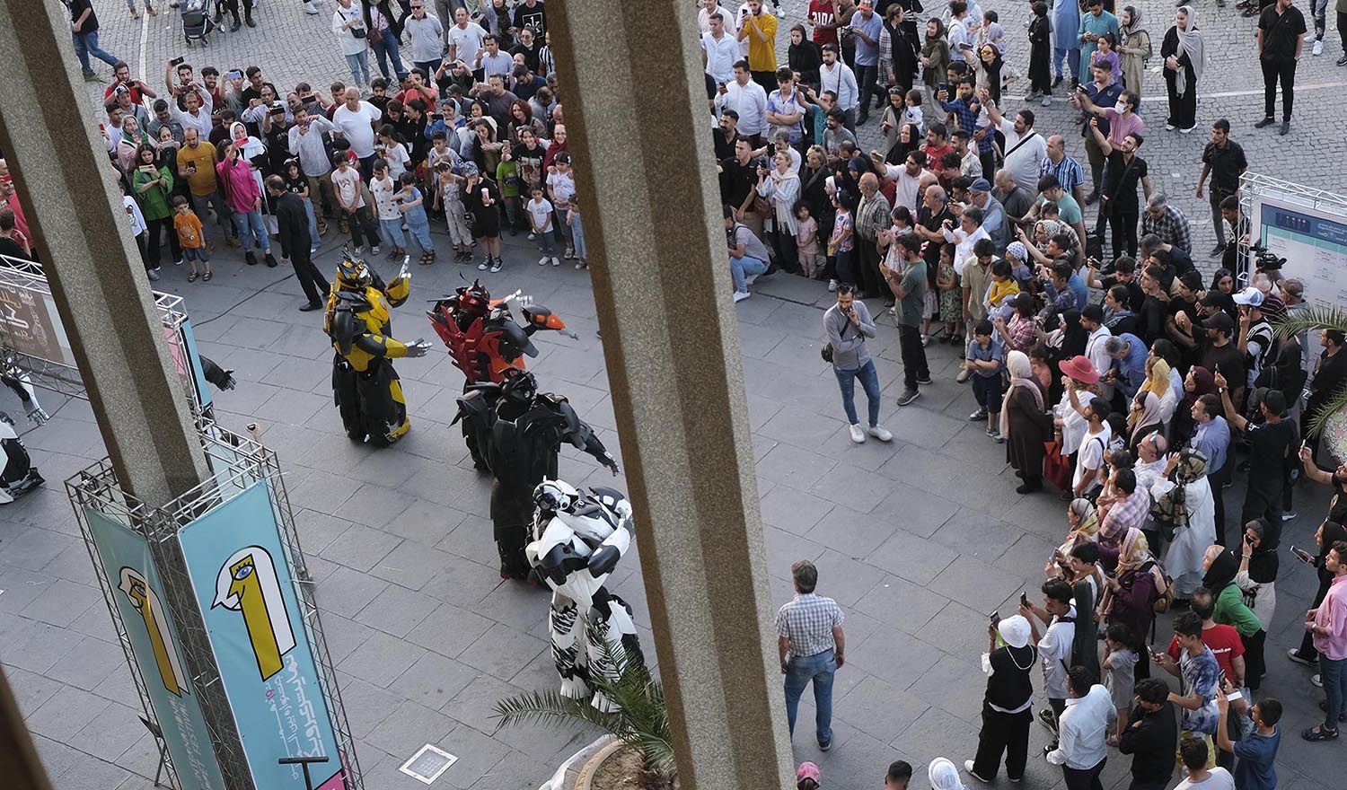 ماجرای ساخت رباتهای غول پیکر جشنواره عروسکی چه بود ماجرای ساخت رباتهای غول پیکر جشنواره عروسکی چه بود