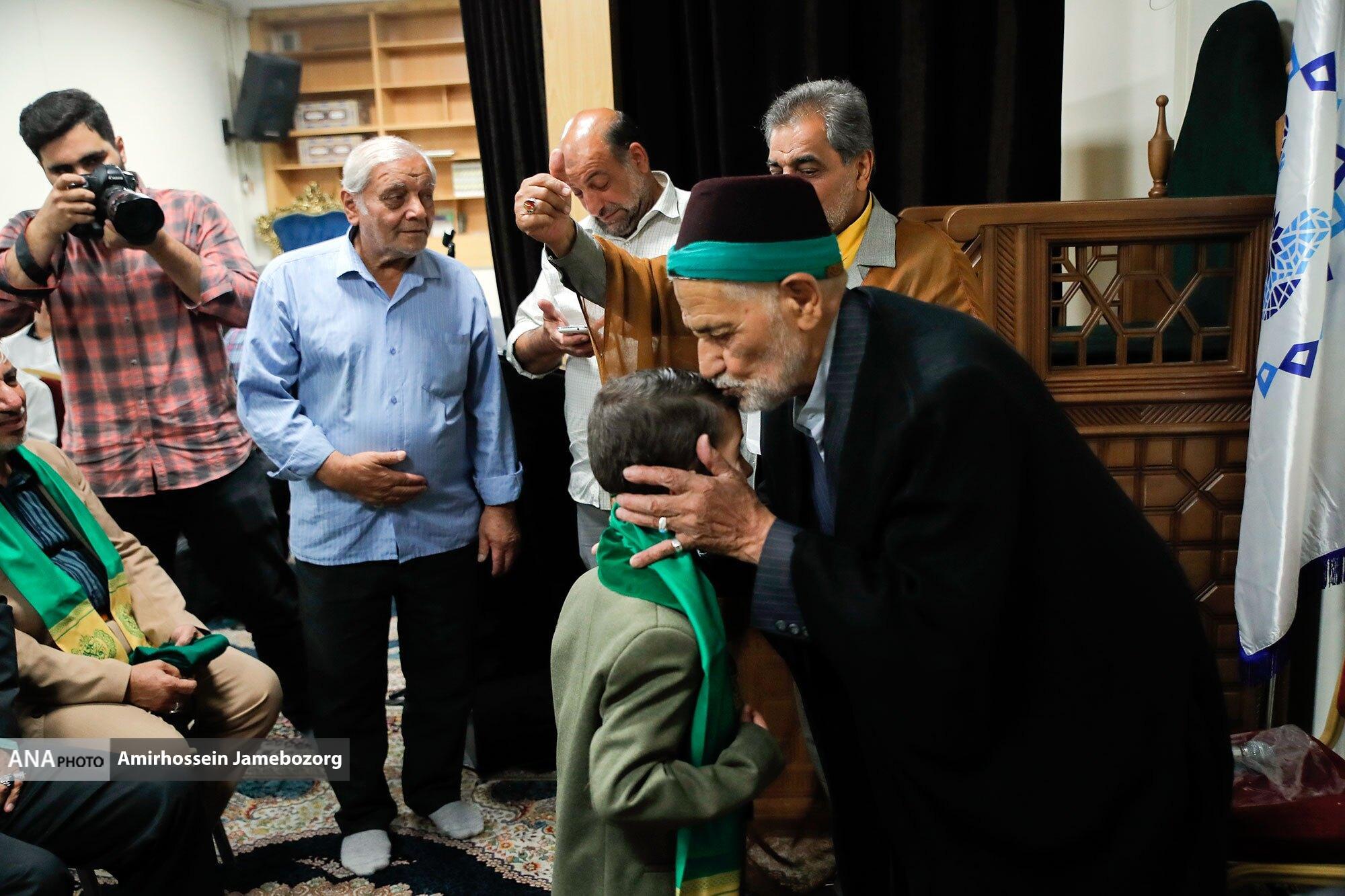 تجلیل از مداحان سادات و پیرغلامان اهل بیت(ع) تجلیل از مداحان سادات و پیرغلامان اهل بیت(ع)