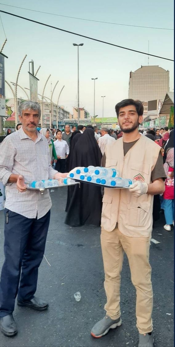 جشنی خانوادگی به طول ۱۰ کیلومتر در عید غدیر +عکس جشنی خانوادگی به طول ۱۰ کیلومتر در عید غدیر +عکس