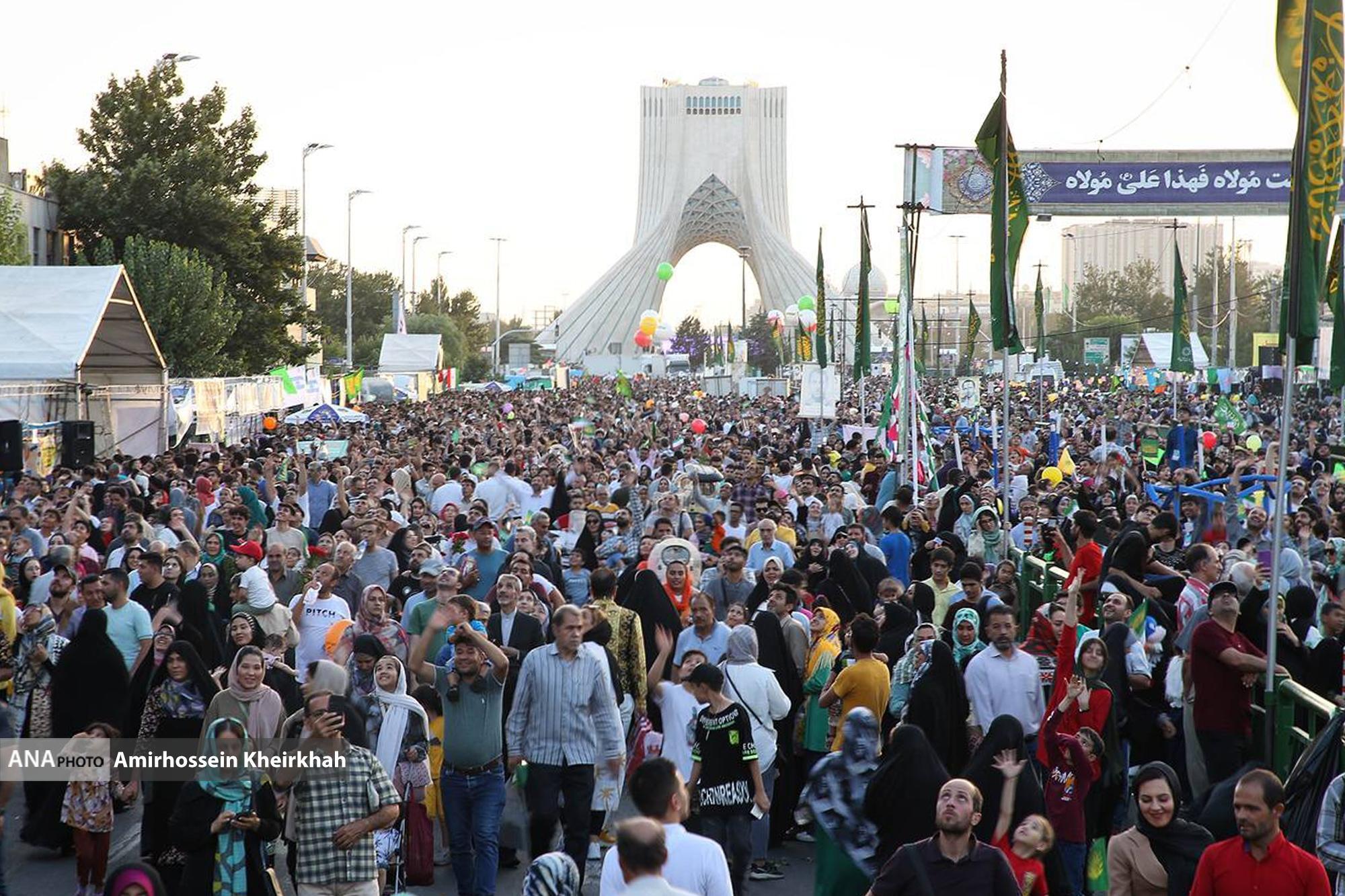 از حضور پرشور تهرانی‌ها تا تعحب خارجی‌ها در جشن 10 کیلومتری غدیر