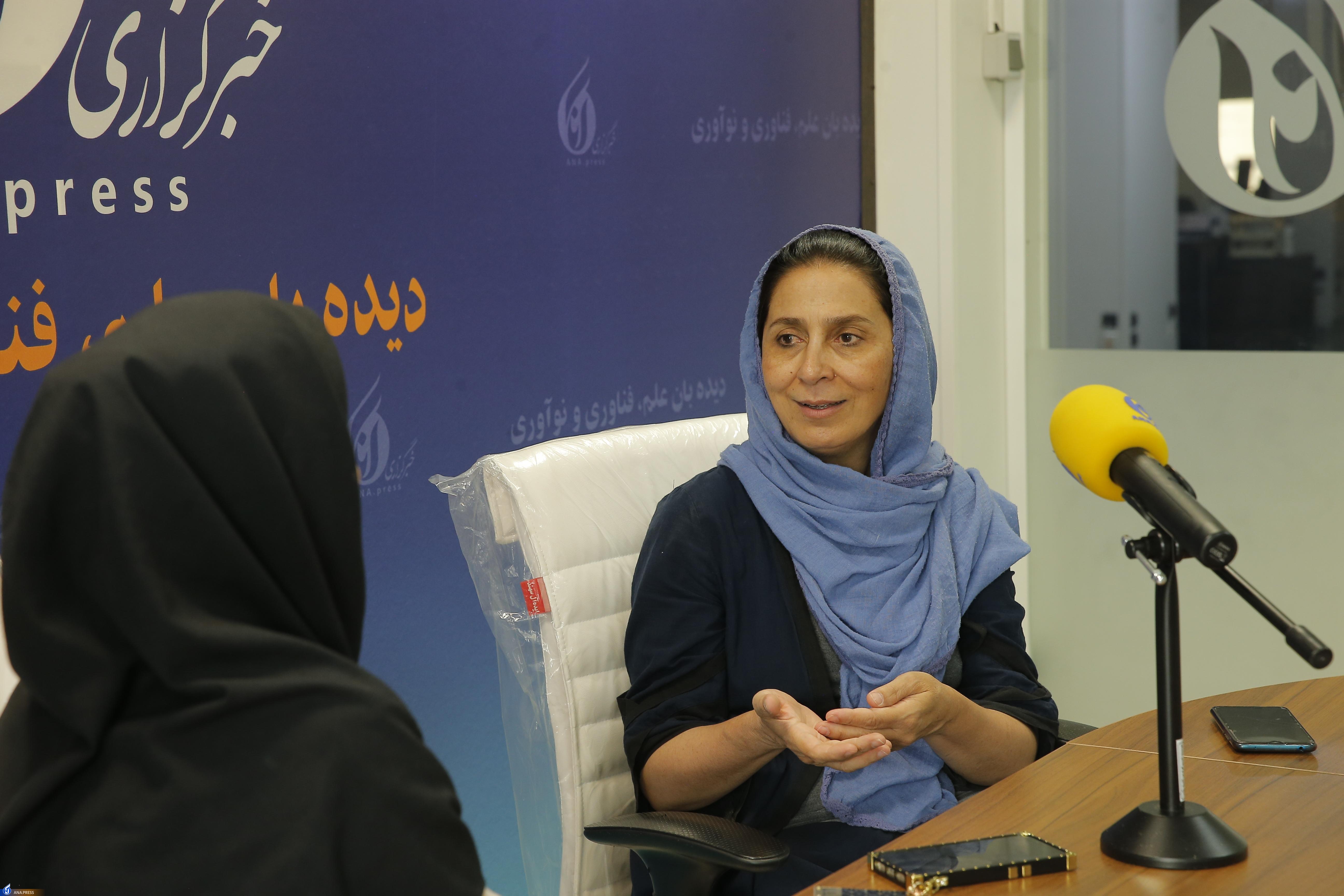 با بحران تماشاچی تئاتر کودک روبه رو هستیم/ سالنهای نمایش باید هویت خودشان را کسب کنند/تئاترهای کودک نباید دنبال درس اخلاق باشند+ فیلم با بحران تماشاچی تئاتر کودک روبه رو هستیم/ سالنهای نمایش باید هویت خودشان را کسب کنند/تئاترهای کودک نباید دنبال درس اخلاق باشند+ فیلم