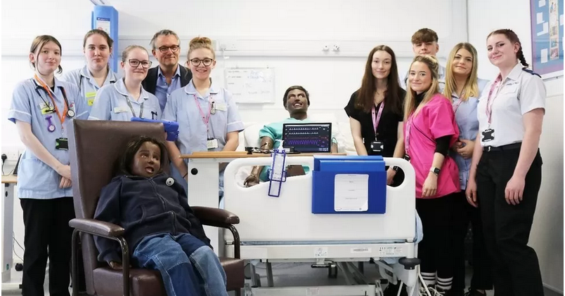 استفاده از مانکن‌های شبیه‌سازی‌شده برای آموزش مراقبت‌های بهداشتی و اجتماعی