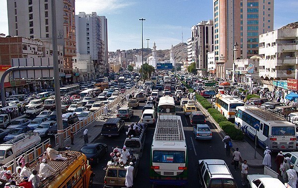 دو نیاز مهم در خیابان های گرم مکه +صوت دو نیاز مهم در خیابان های گرم مکه +صوت