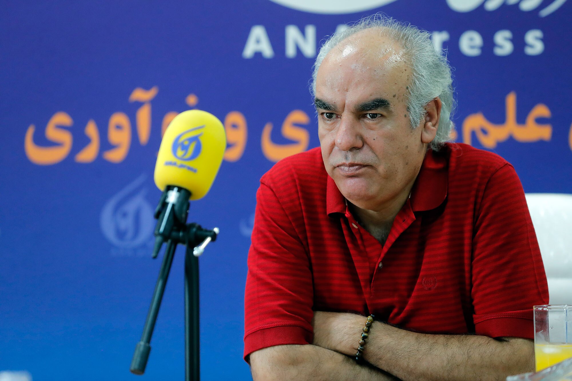 حیدریپور: ناگفتهها درباره علل و ریشههای خشونت خیلی زیاد است؛ تماشاچی امروز تئاتر دنبال چهره یا لوکشین جذاب است حیدریپور: ناگفتهها درباره علل و ریشههای خشونت خیلی زیاد است؛ تماشاچی امروز تئاتر دنبال چهره یا لوکشین جذاب است