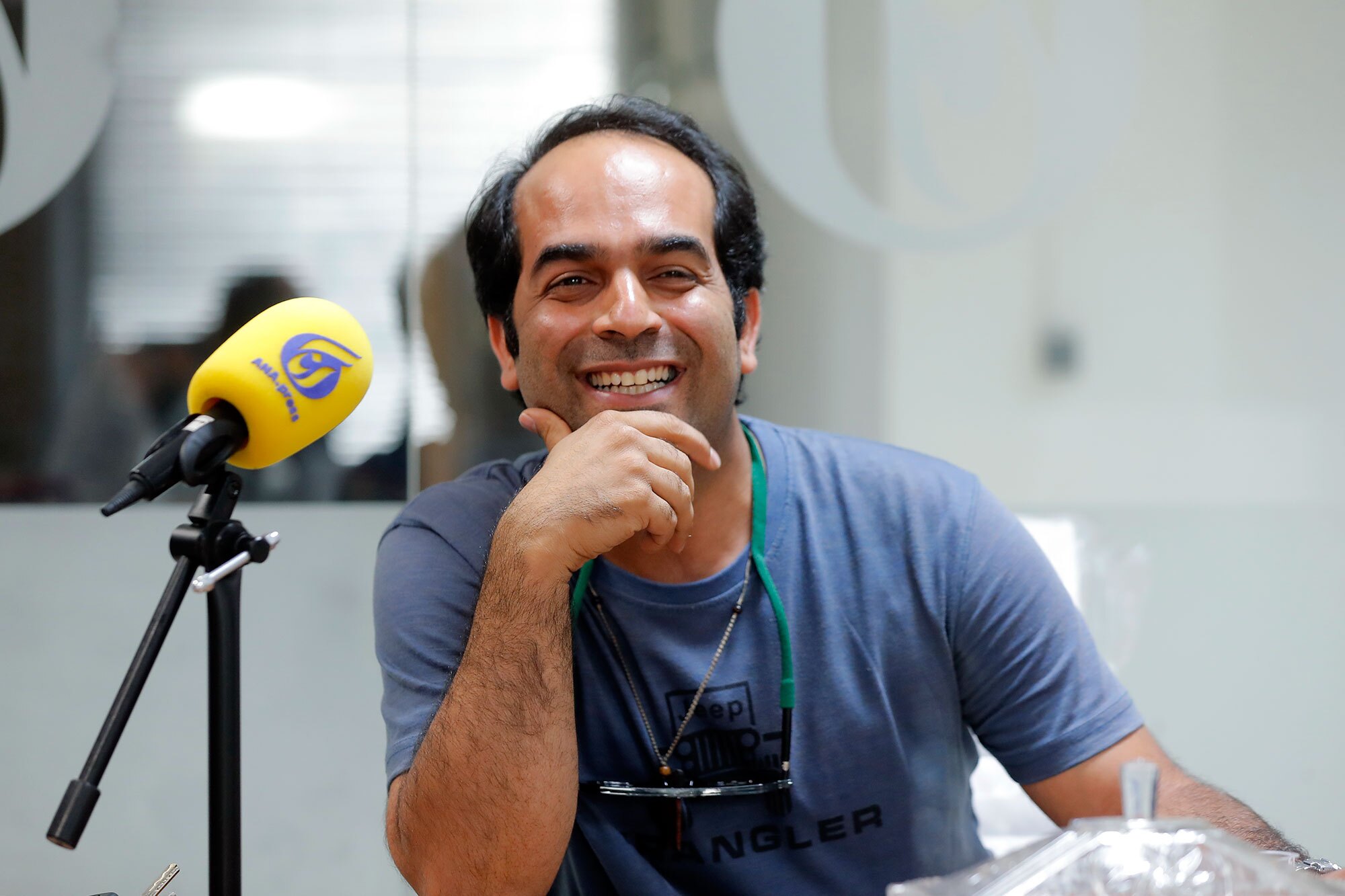 حیدریپور: ناگفتهها درباره علل و ریشههای خشونت خیلی زیاد است؛ تماشاچی امروز تئاتر دنبال چهره یا لوکشین جذاب است حیدریپور: ناگفتهها درباره علل و ریشههای خشونت خیلی زیاد است؛ تماشاچی امروز تئاتر دنبال چهره یا لوکشین جذاب است