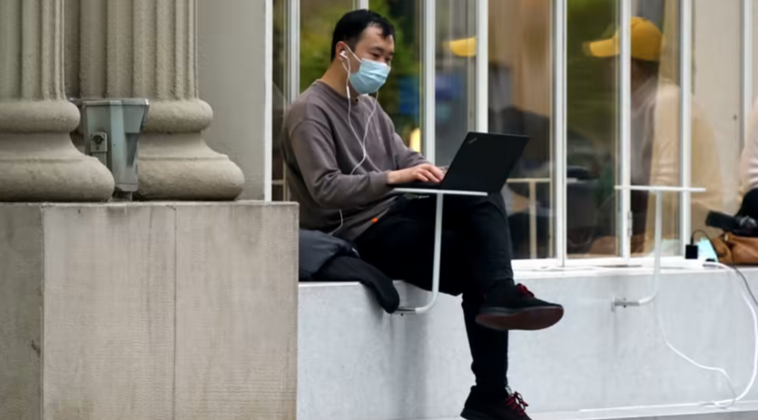 چین قوانین هوش مصنوعی را با تمرکز بر کنترل محتوا وضع میکند/ شرکتهای فعال باید مجوز بگیرند چین قوانین هوش مصنوعی را با تمرکز بر کنترل محتوا وضع میکند/ شرکتهای فعال باید مجوز بگیرند