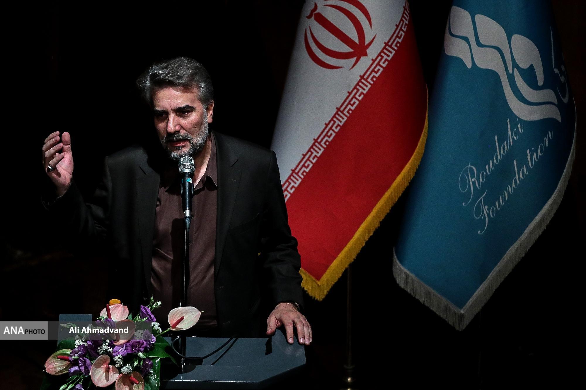 نوربخش: زنگ خطر نابودی موسیقی اصیل ایرانی زده شده است/ نشان درجه یک هنری به «محمدیان» اهدا میشود نوربخش: زنگ خطر نابودی موسیقی اصیل ایرانی زده شده است/ نشان درجه یک هنری به «محمدیان» اهدا میشود