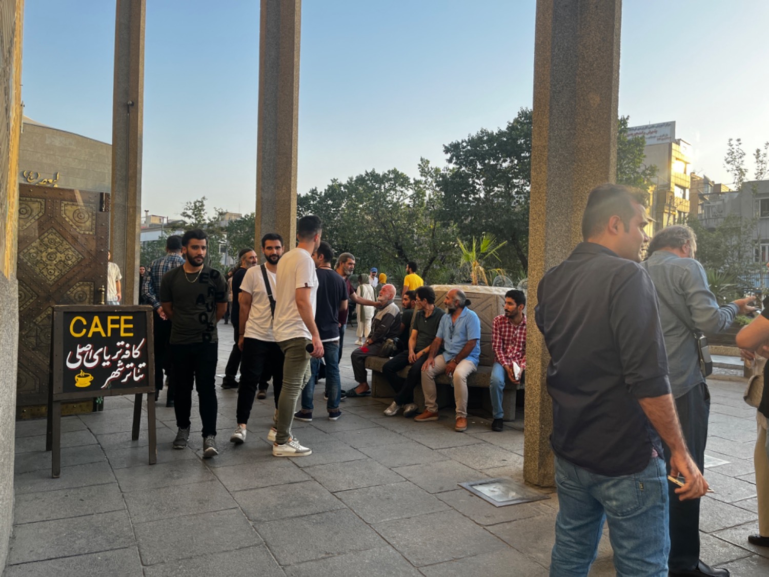 گردهمایی اصحاب هنر در تئاتر شهر؛ از حل مشکل دستفروشان تا حریمی برای پاکسازی گردهمایی اصحاب هنر در تئاتر شهر؛ از حل مشکل دستفروشان تا حریمی برای پاکسازی