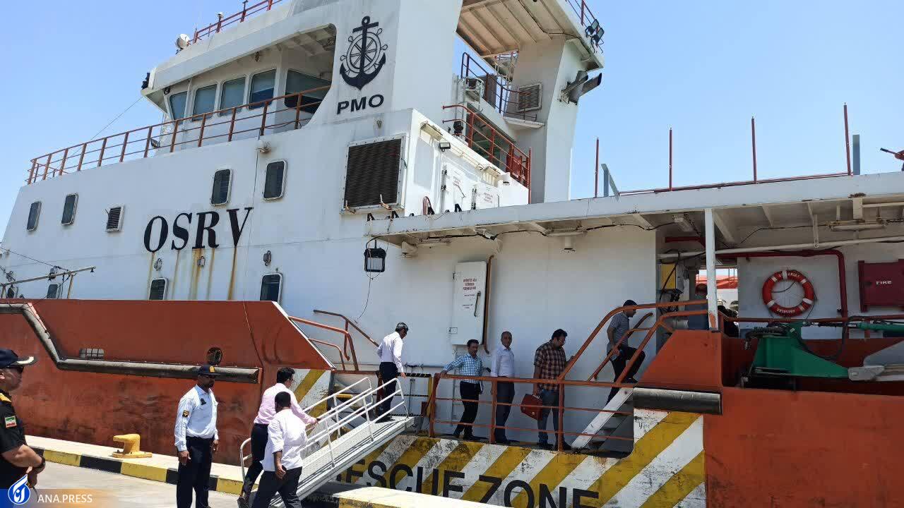 وقتی مهندسان بومی دریا از آلودگی‌های نفتی نجات می‌دهند/ ظرفیت ۵۵۰ متر مکعبی شناور ایرانی در پاک‌سازی