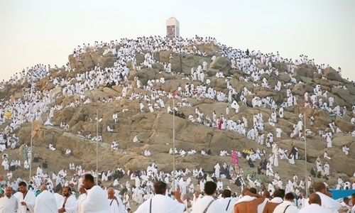 عرفات؛ محفل سفیدپوشان امیدوار +صوت عرفات؛ محفل سفیدپوشان امیدوار +صوت